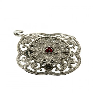 Cope Clasp in Silver Metal...