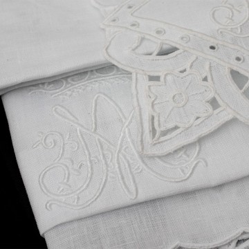 Marian Mass Linen Set...