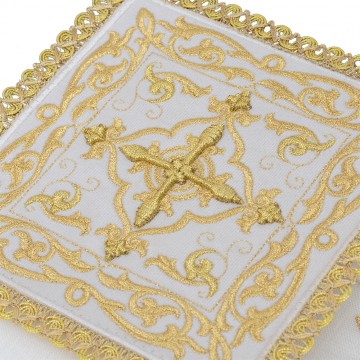 Embroidered Mass Linen Set...