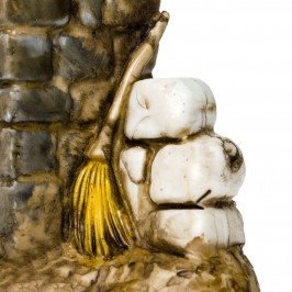 Pizza Maker at the Oven Landi